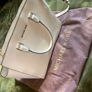 Michael Kors Cream Satchel 🤍